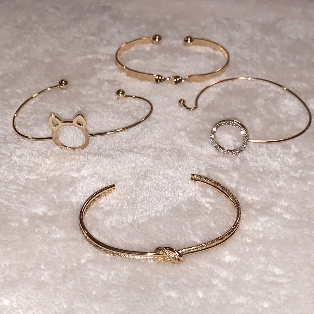🌺 3/$15 🌺 Bracelets in Gold